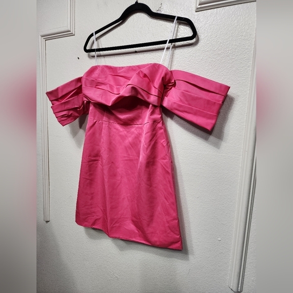 Lulus Totally Haute Hot Pink Satin Pleated Off-the-Shoulder Mini Dress M Wedding - Picture 7 of 9